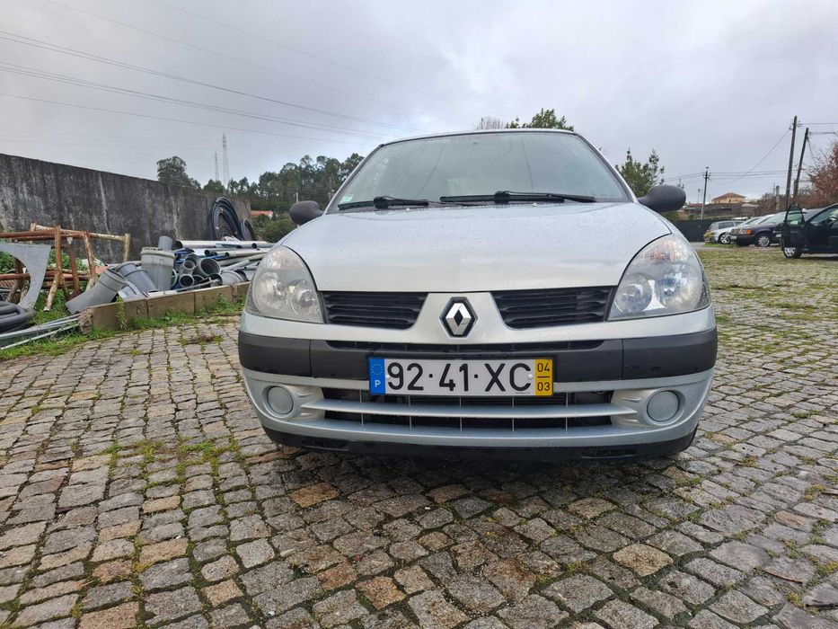 Renault Clio 1.2 16V. Excelente Estado A/C apenas 160 mil Kms