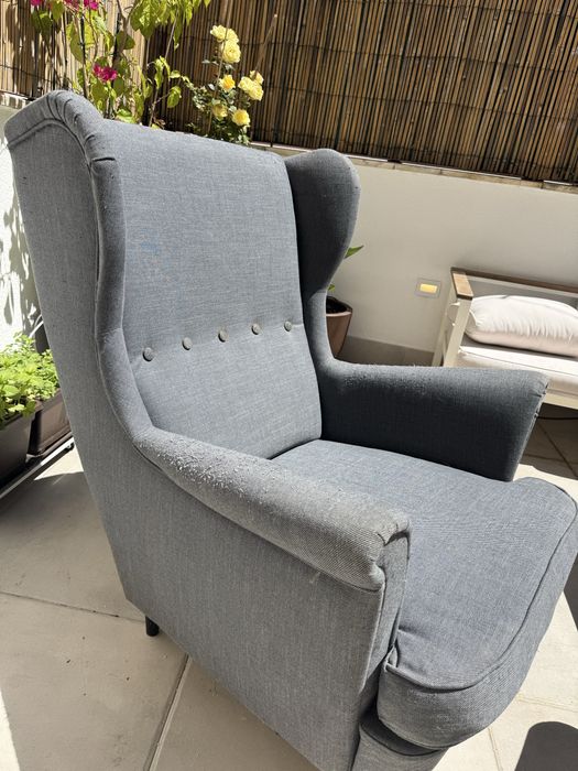 Poltrona IKEA STRANDMON + repousa-pés