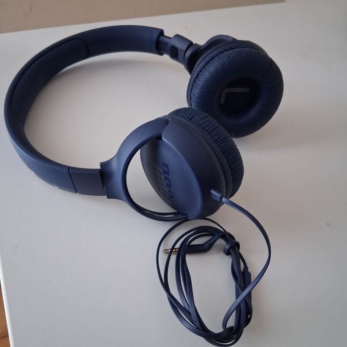 Fones JBL com fio
