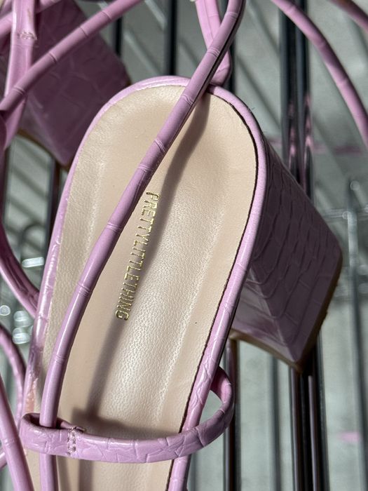 Рожеві босоніжки plt