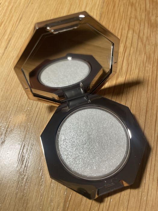 Fenty Beauty Diamond bomb how many carats