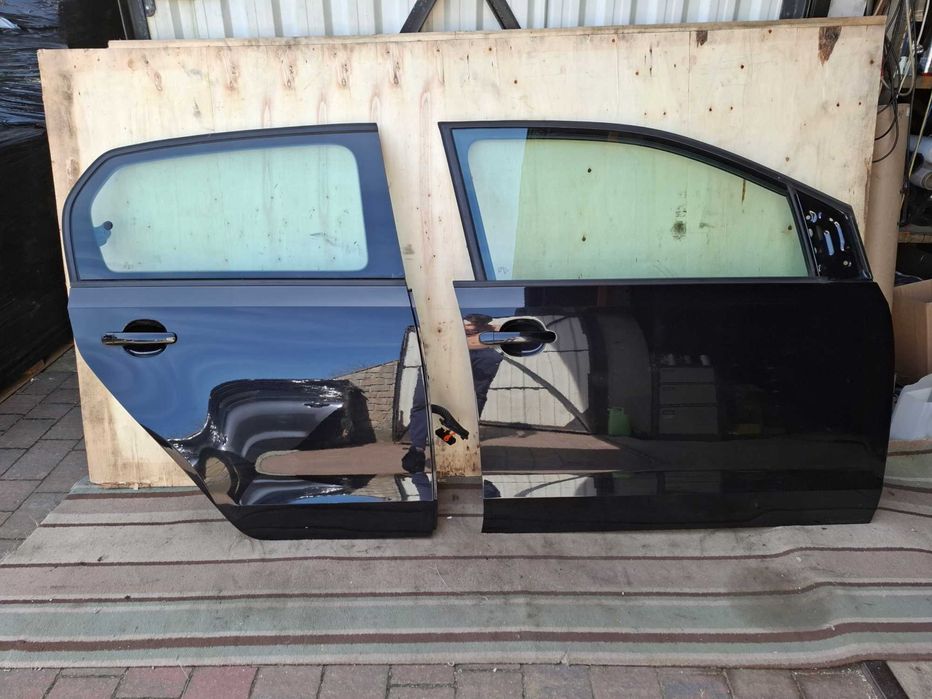 Двери передние задние правые левые Volkswagen UP разборка