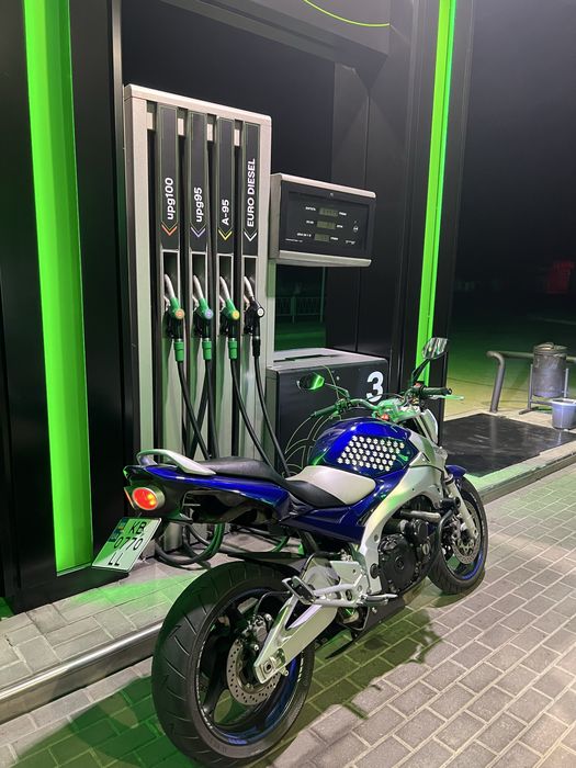 Suzuki gsr 600 2006 на Yoshimura