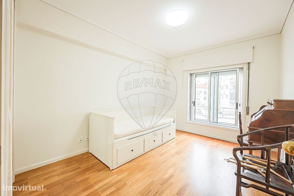 Apartamento T4 para arrendamento