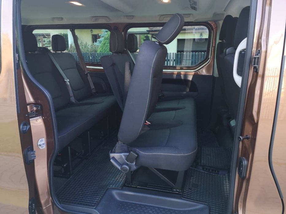 Bus do wynajęcia, wynajem busa, Nowy Renault Trafic 2018, 9 osobowy