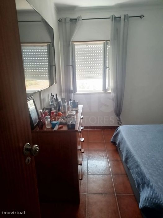 T2 Renovado com Varanda e Vista Mar em Peniche