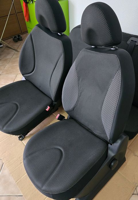 Conjunto Bancos Nissan Micra K12 (2008)