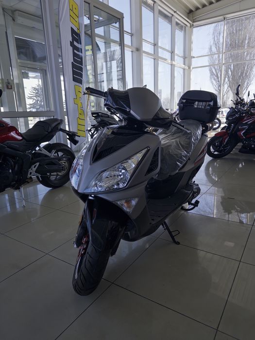 Скутер SPARK SP150S-17R