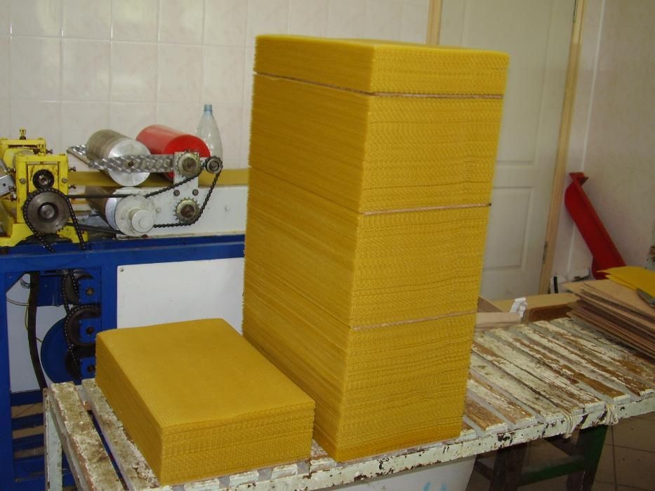 Паста канді для підгодівлі бджіл, оптом та в роздріб