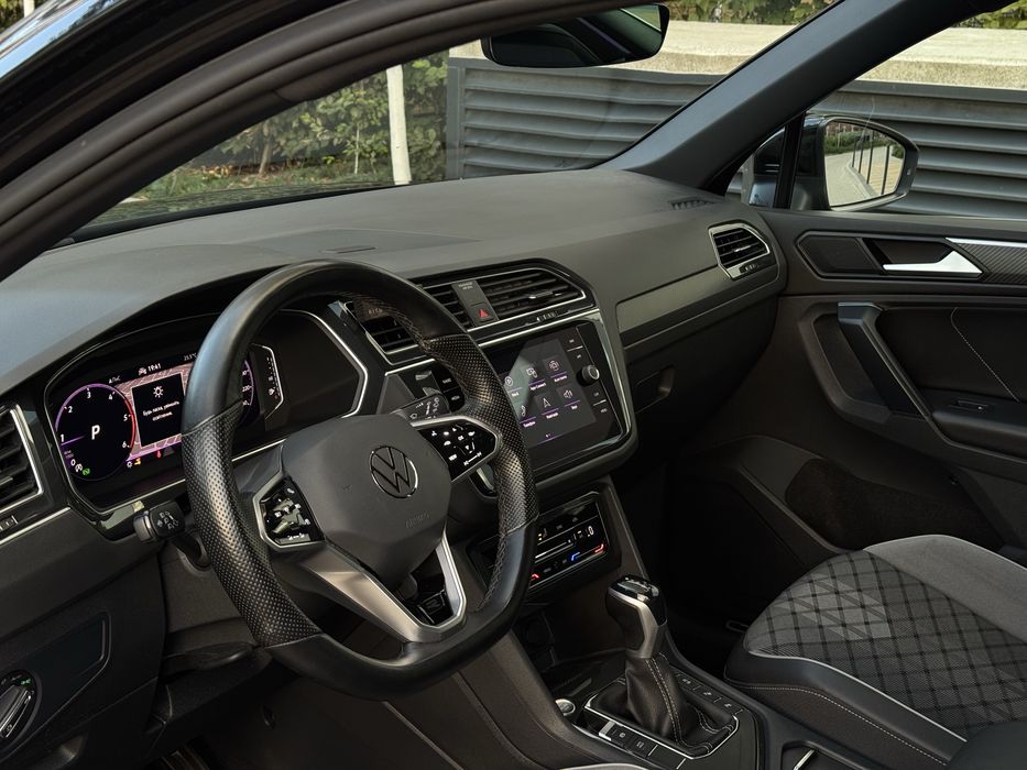 Volkswagen  Tiguan R-Line