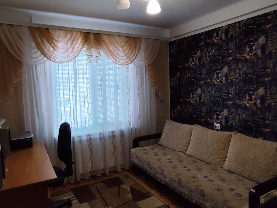 Продам 3-кімнатну квартиру у Шевченківському районі