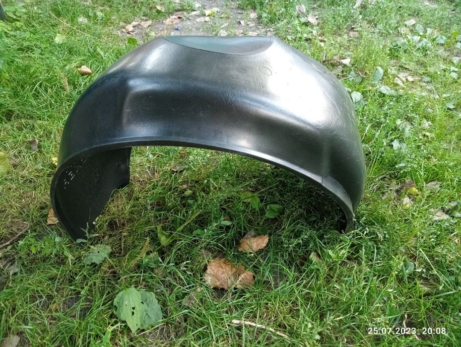 Передний левый подкрылок Geely MK