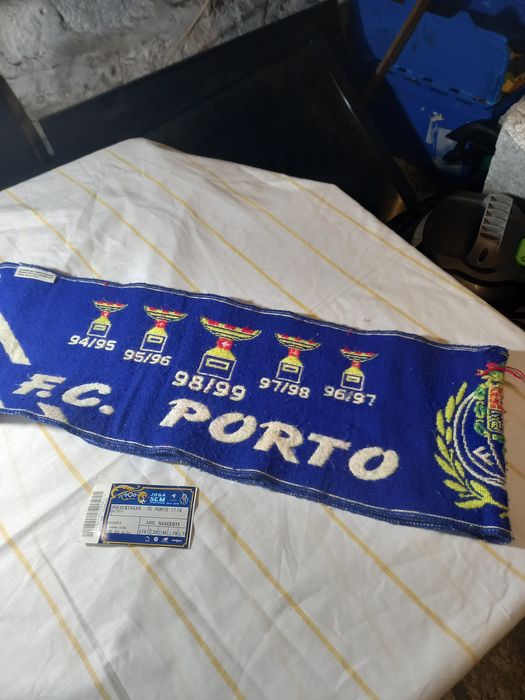 Cachecol penta campeões