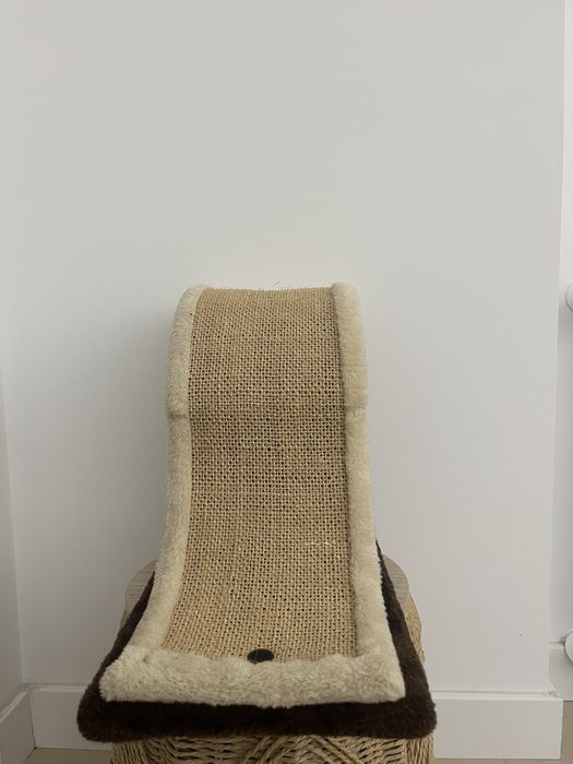 Arranhador para Gato / Cat Scratcher com Plataforma