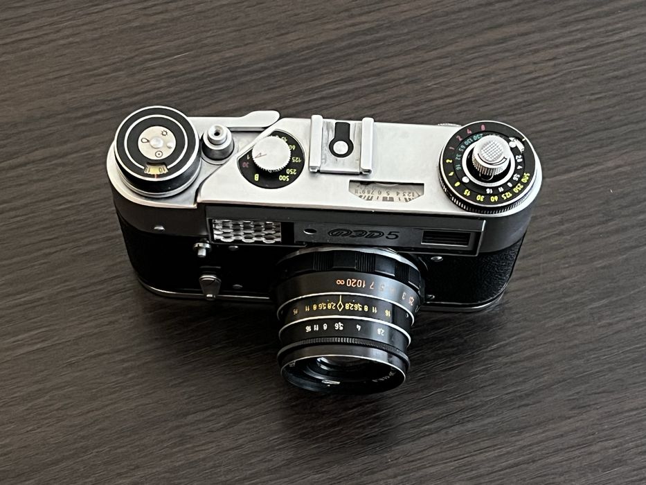 FED-5. Aparat fotograficzny legenda