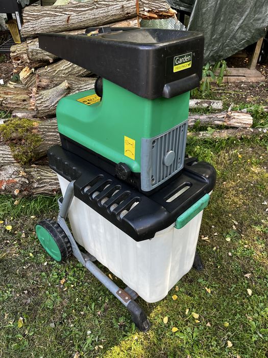 Rozdrabniacz do galęzi frezowy z koszem max. 2800W sprawny