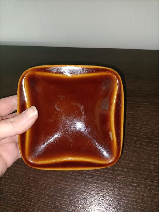 Kwadratowa popielniczka PRL