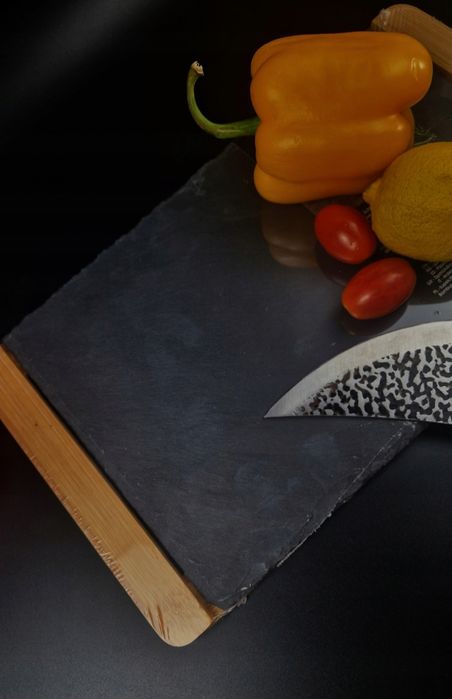 Deska do serwowania z kamienia łupkowego i bambusa 35 x 20 cm Kuchnia