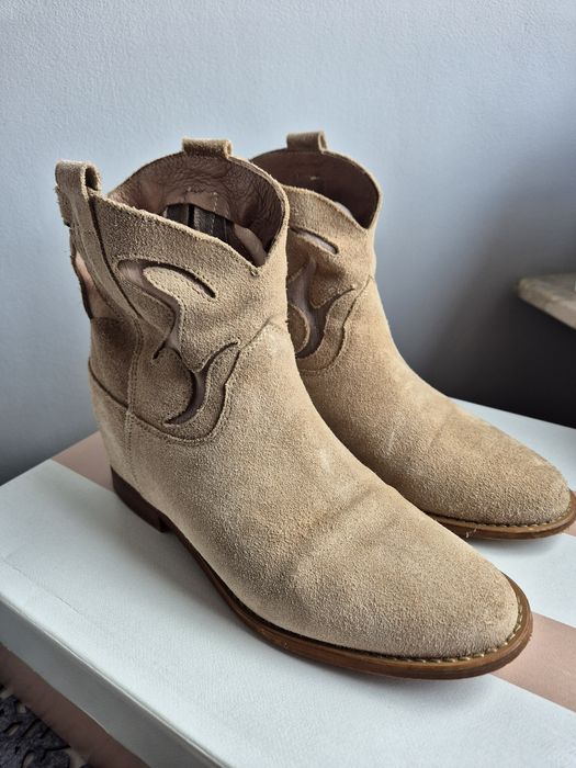 Botki carinii 37 beżowe