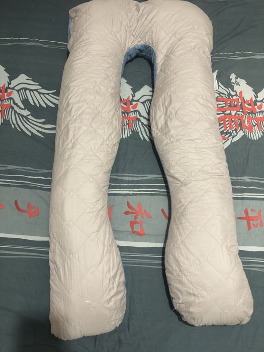 Подушка для вагітних.