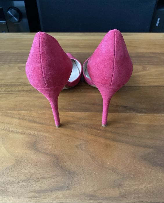 Buty na obcasie Mango