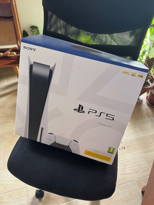 PlayStation 5 825 GB, dwa pady