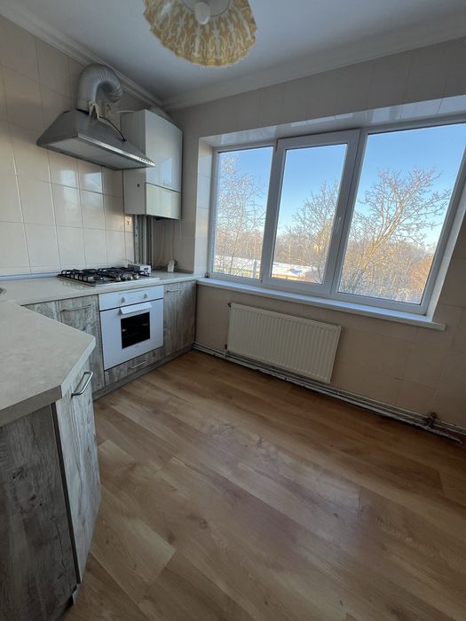 Продаж 3-квартири Дружба