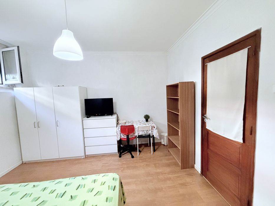 Quarto mobilado na Damaia – Despesas incluídas