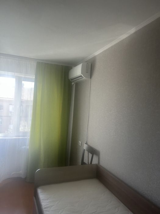 Здам 2 хкімнатну квартиру на Стрілецькій, кімнати окремі.