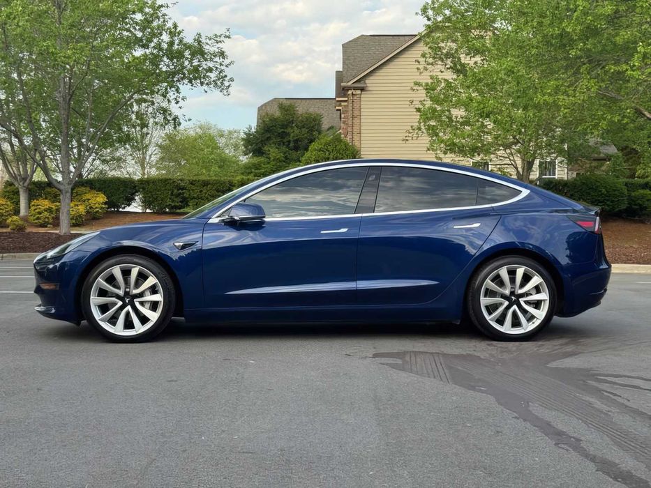 Tesla Model 3 Long Range      2018