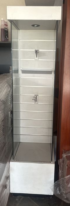 Gondola Expositor Vitrine em vidro para loja (retirar em Cascais)