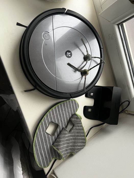 IRobot roomba combo роботплыесос с влажной уборкой