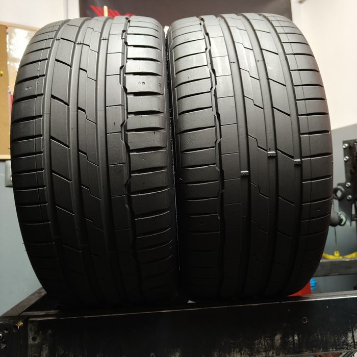 235/35/19 XL Sprzedam parę opon letnich Hankook