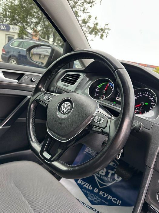 Продам Volkswagen e-Golf 2014 рік можлива розстрочка, кредит, обмін!