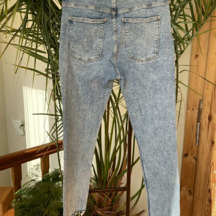 Женские джинсы мом