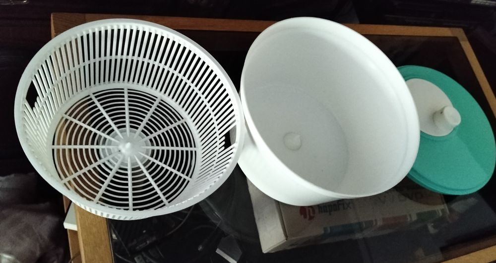 Tupperware Salad Spinner473261667244451843