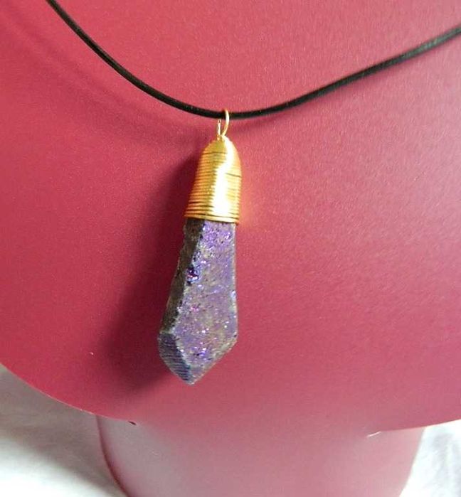 Kwarc tęczowy, tytanowy, surowy kamień, wisiorek