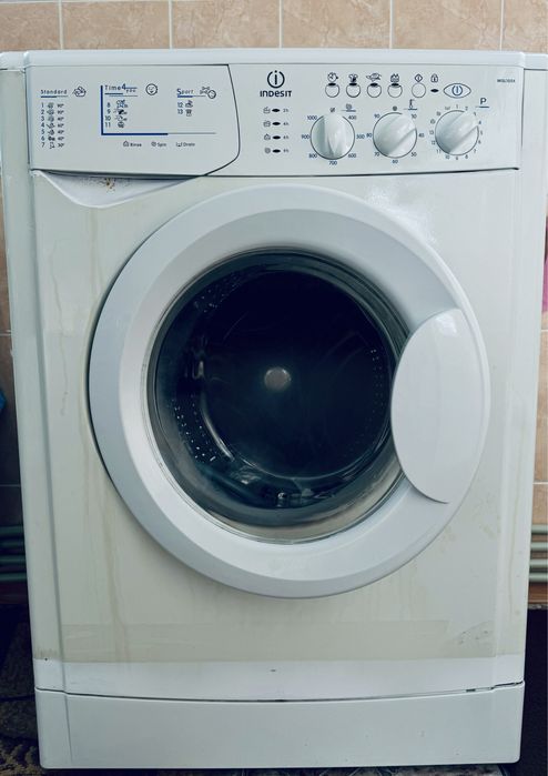 Пральна машина Indesit