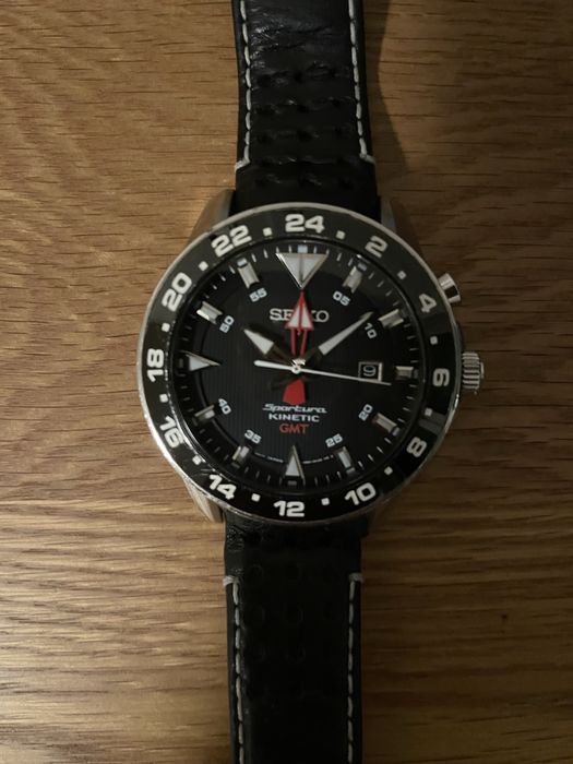 Seiko Sportura Kinetic GMT (5M85-0AA0) – excelente estado