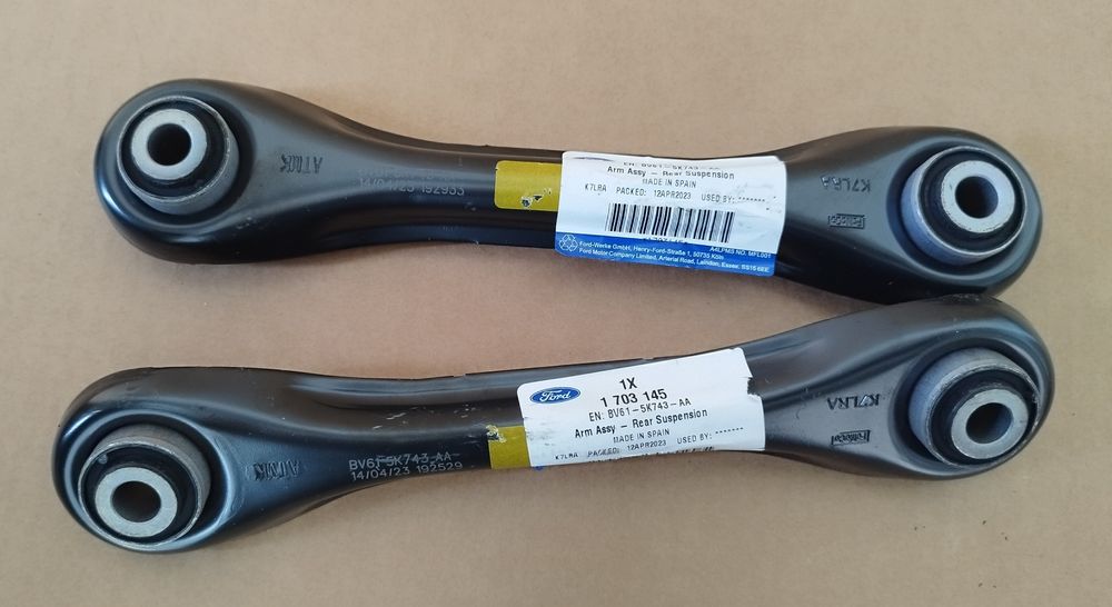 Важіль задньої підвіски нижній (кісточки) Ford Focus/Kuga