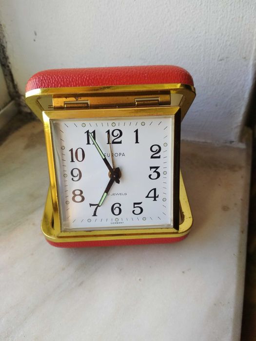 Antigo relógio despertador viagem da marca Europa - coleção