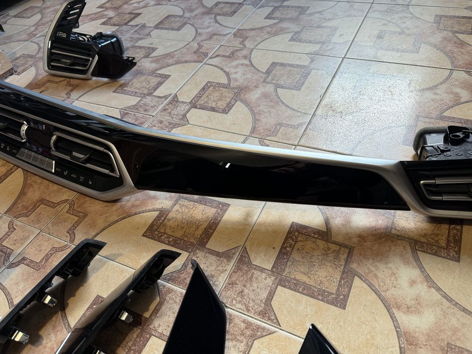 Декор Piano black bmw G05 G06
