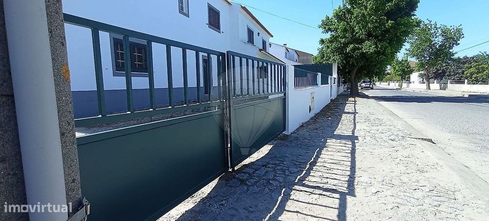 Moradia T4 para venda
