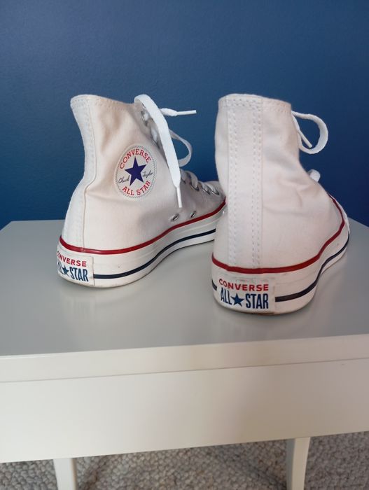 Białe trampki Converse