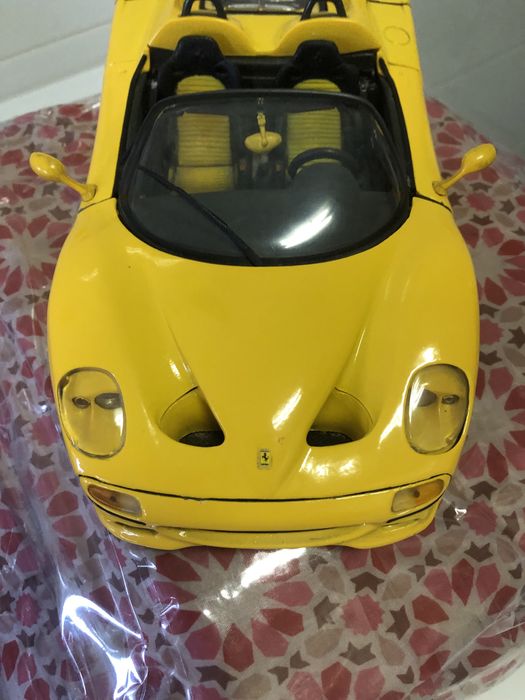 Carro de coleção Ferrari.