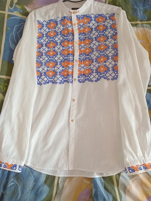 Вишита чоловіча сорочка 54 розміру