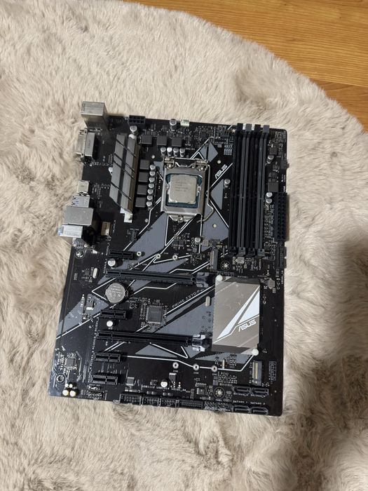Vendo Asus Prime z370 P   e intel i7 8700