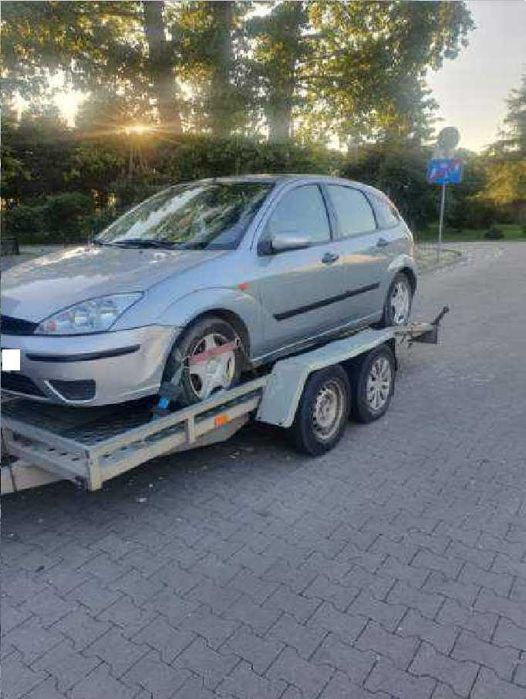 Ford Focus MK1 1.6 benzyna po lift kolor srebrny  na części