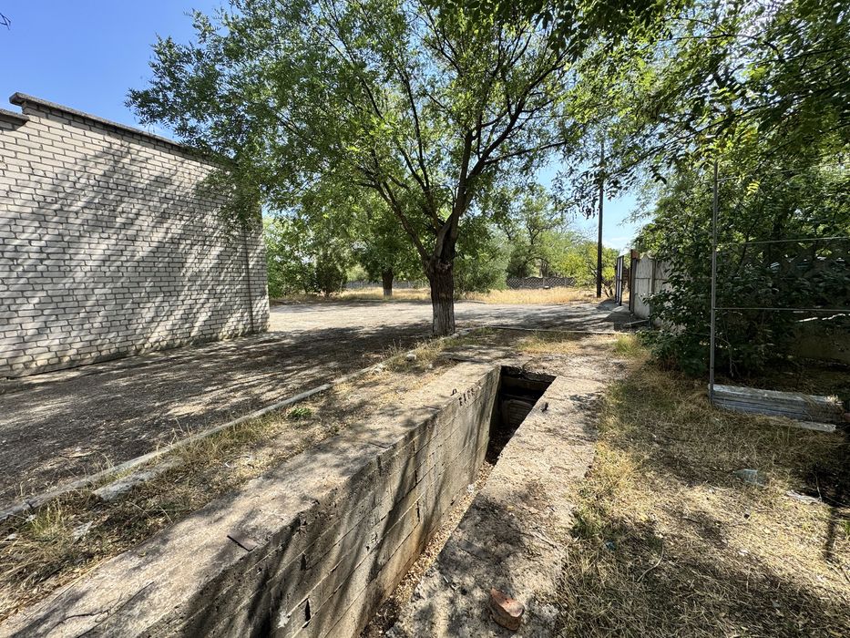 Продаж Адмінбудіілі з власною территорією м.Снігурівка Башт.  р-ну