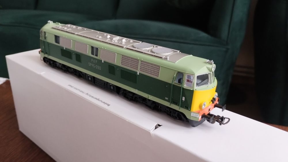 Lokomotywa PKP PIKO SP45 DCC z dźwiękiem, H0